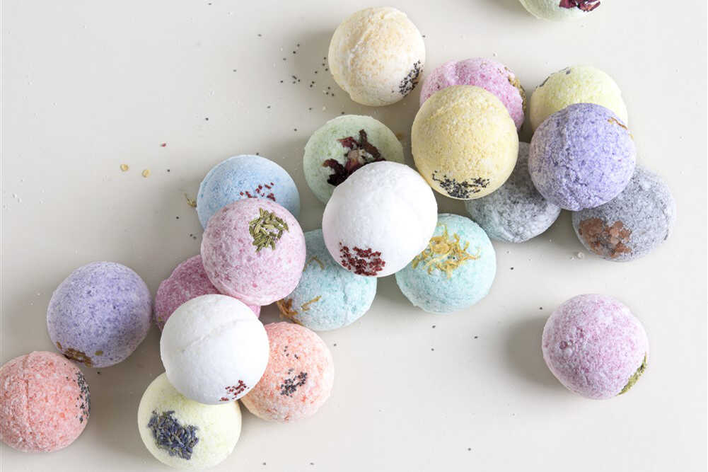 Natural Bath Bombs and Shower Steamers Gift Set