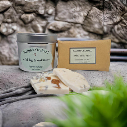 Thoughtful gift set | Natural candle | Botanical wax melts